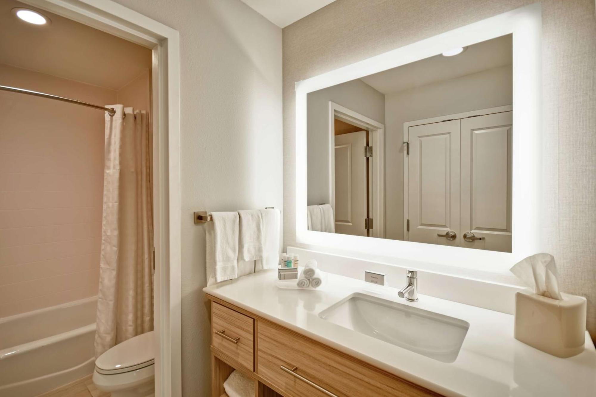 Homewood Suites By Hilton Greenville Downtown מראה חיצוני תמונה